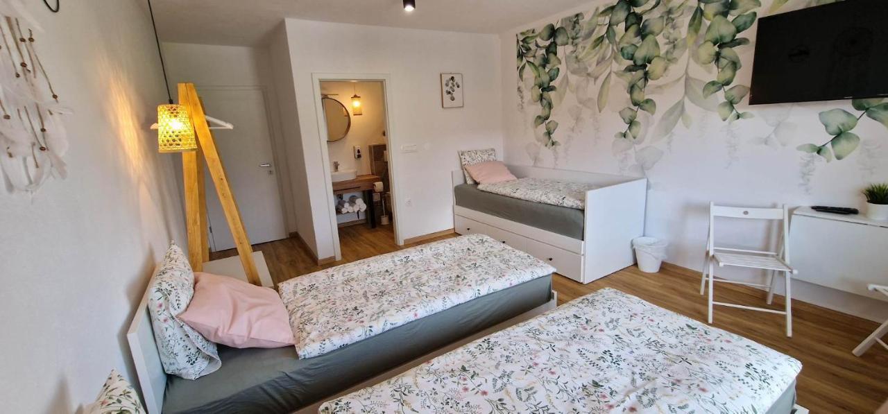 Hotel Samarin Crnomelj Экстерьер фото