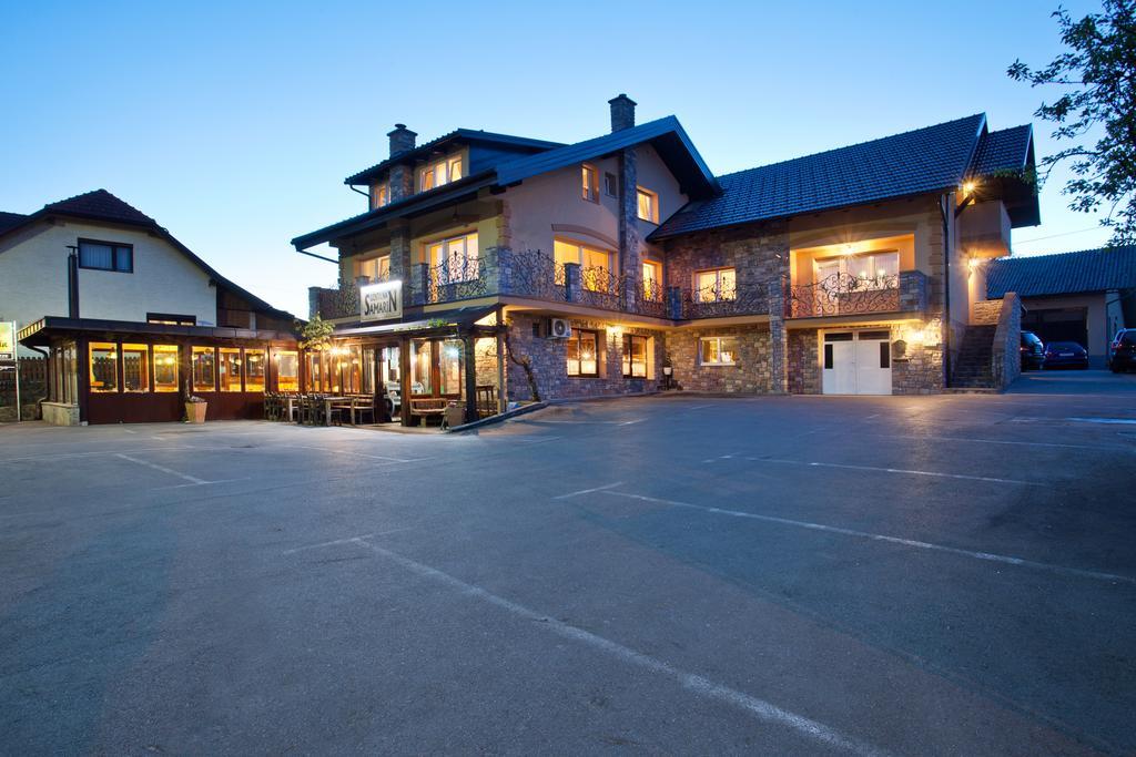 Hotel Samarin Crnomelj Экстерьер фото